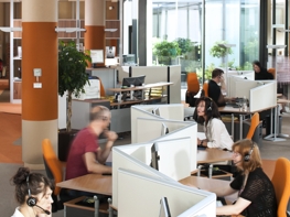 Kühleffekt der direkten Luftbefeuchtung insbesondere in Büros und Callcentern.