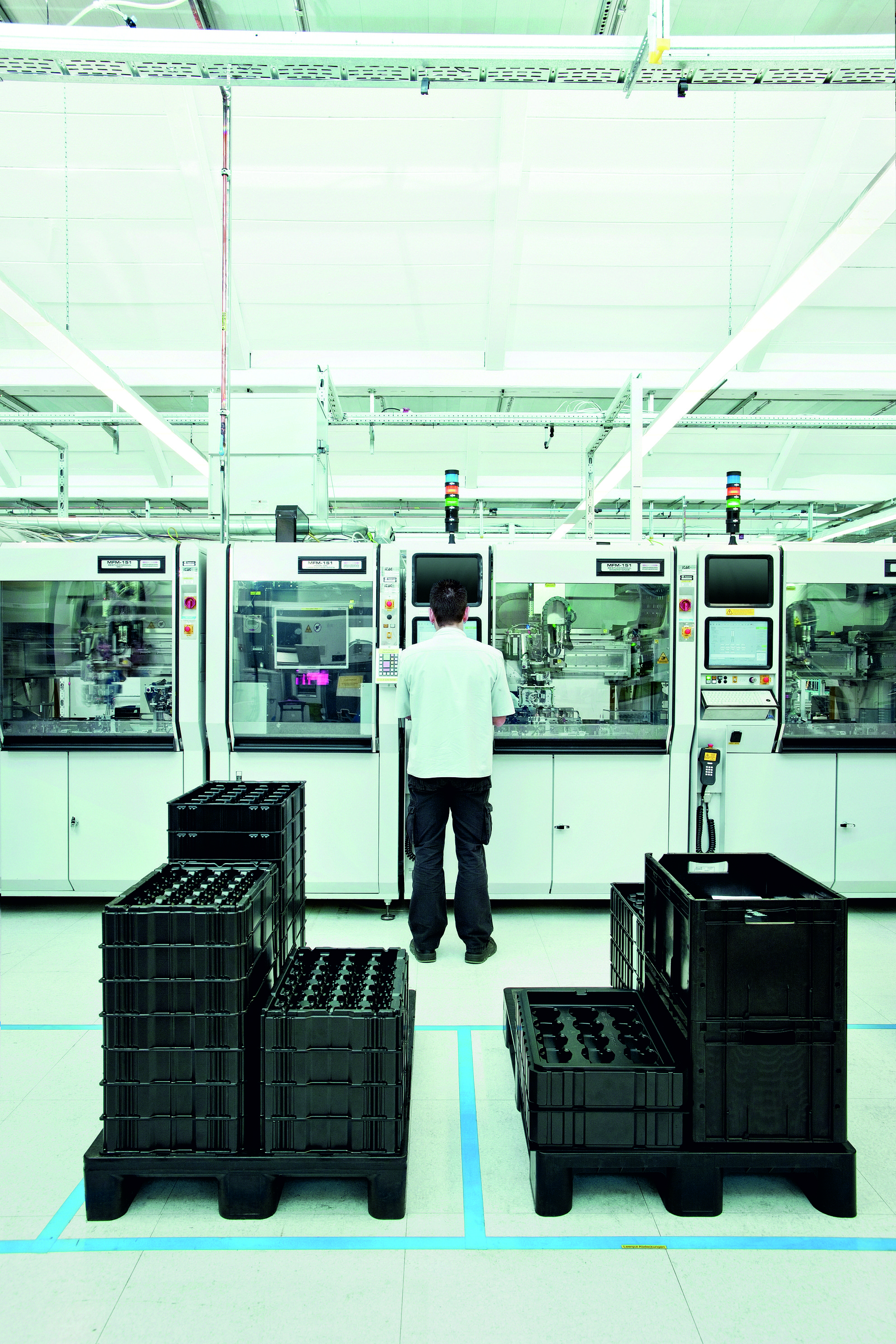 Automatisierte Elektronik-Produktion bei Hella